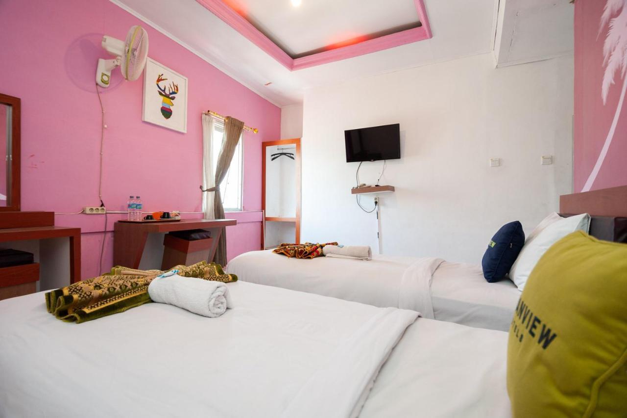 Urbanview Hotel Ananda Syariah Bukittinggi Bagian luar foto